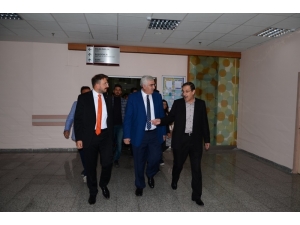 Palandöken Belediyesi Hasta Ve Yakınlarına Aşure İkram Etti