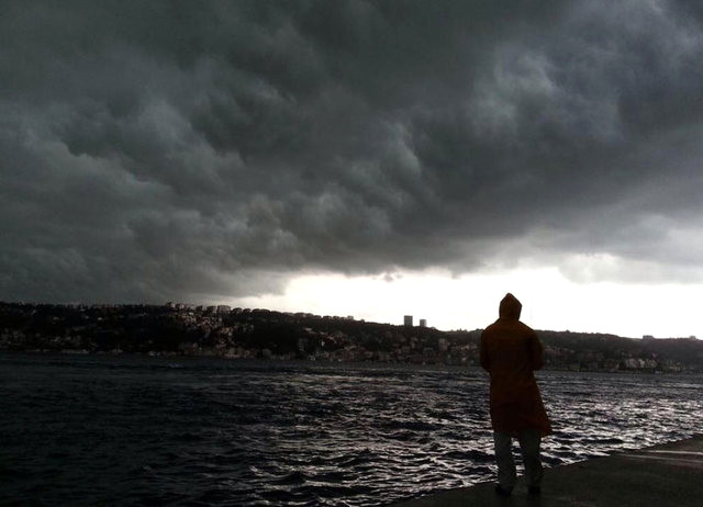 Türkiye'ye İlk Kez Kasırga Geliyor! Tropical Medicane Pazar Günü Yurdumuza Ulaşacak