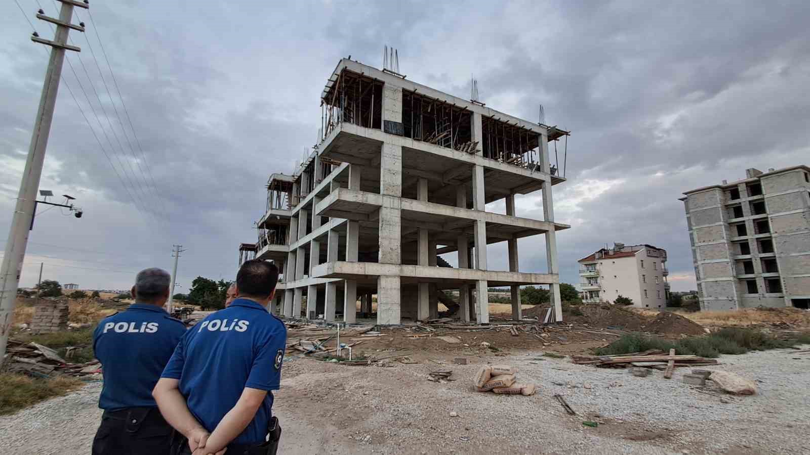 karaman-da-4-kattan-dusen-kalip-ustasi-agir-yaralandi