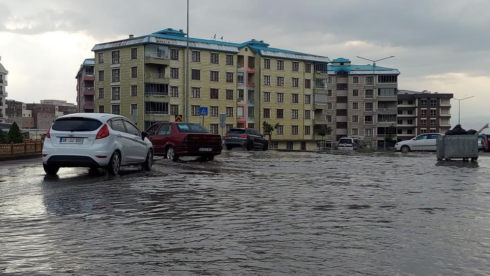 meteorolojiden-erzurum-ve-ardahan-icin-yagis-uyarisi-geldi