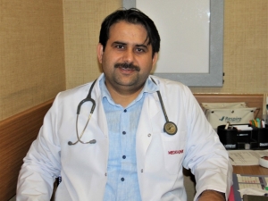 Uzman Dr. Azar, “Astımı Tetikleyen En Başlıca Nedenlerden Biri Sigaradır”