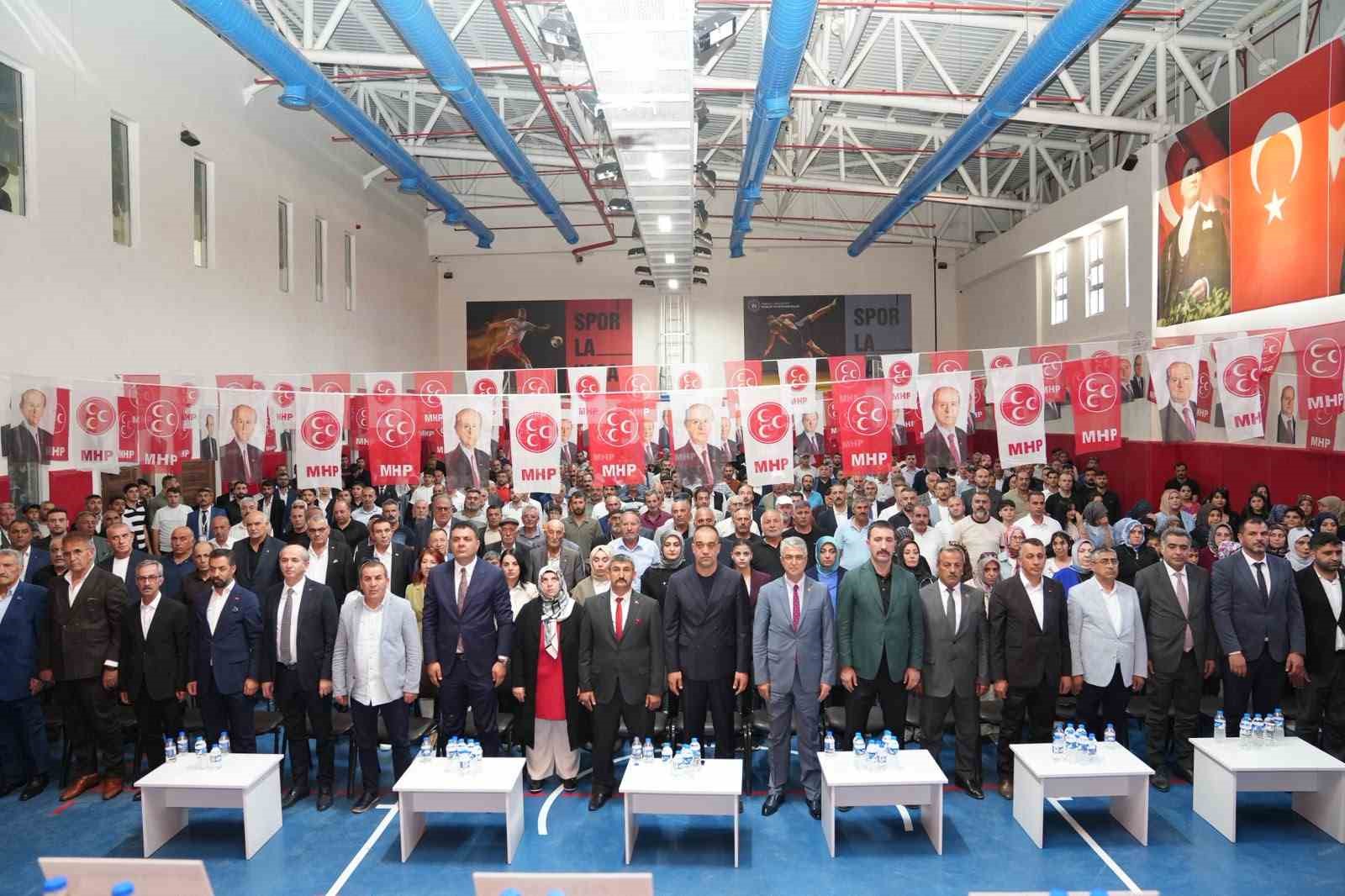 mhp-de-ilce-kongreleri-devam-ediyor-pasinler-de-erkan-yagar-guven-tazeledi