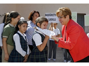 İzmir’de Okullara Spor Malzemesi Yardımı Yeni Eğitim Yılında Da Sürüyor