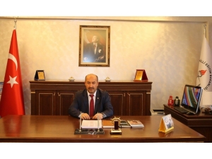 "Okullarda Kaynak Kitap Yasak, Kurala Uymayan Öğretmen Sonucuna Katlanır"