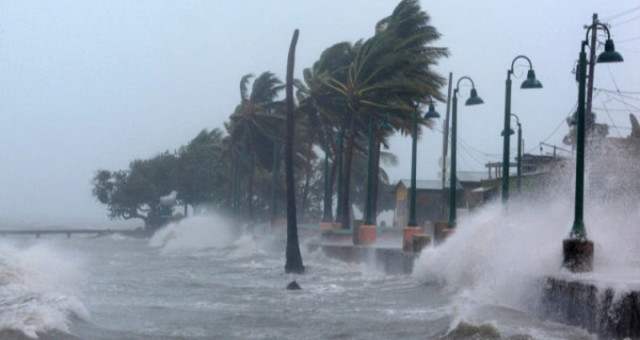 Meteoroloji'nin Tropical Medicane Kasırga Uyarısı, İzmir Ve Muğla'yı Alarma Geçirdi