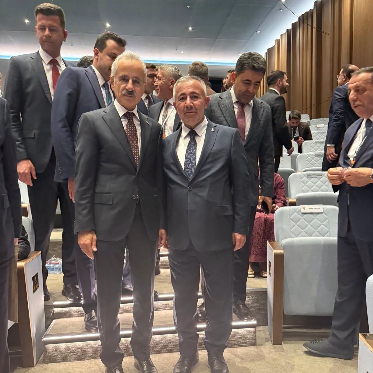 ak-parti-il-baskani-yildirim-ankara-da-bakanlarla-bir-araya-geldi