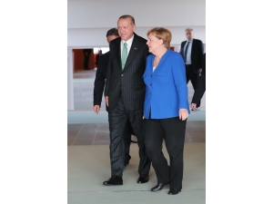 Erdoğan Ve Merkel Çalışma Yemeğinde Bir Araya Geldi