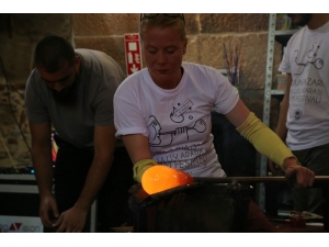 Hollandalı Sanatçı Camın İnceliklerini Anlattı