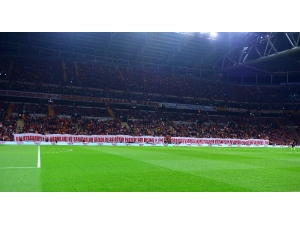 Galatasaray Golleri Evinde Atıyor