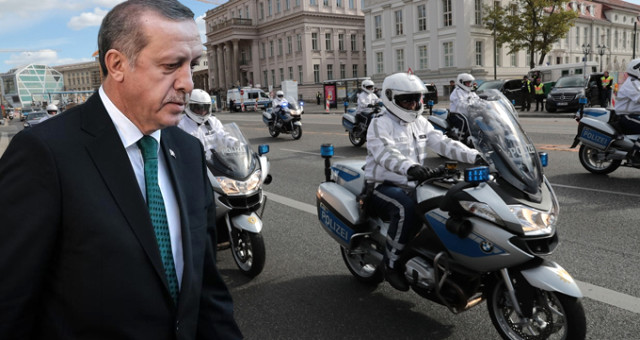 Erdoğan'ın Almanya Ziyaretinde Takma İsimlerinden Dolayı İki Polis Memuruna Soruşturma