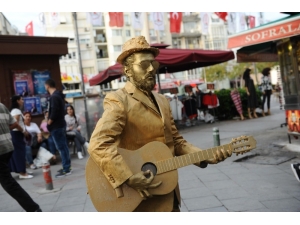 Karşıyaka Çarşısı Sanatla Renklendi