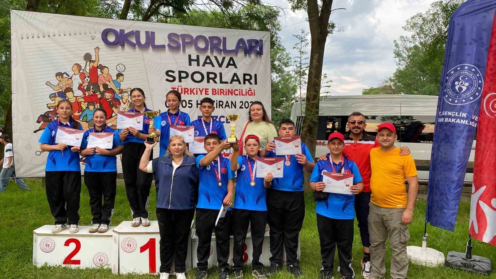 baklanli-ogrenciler-gokyuzunde-zirveye-cikti