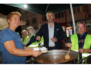 Sarıcakaya Belediyesinden 3 Bin 500 Kişiye Aşure İkramı