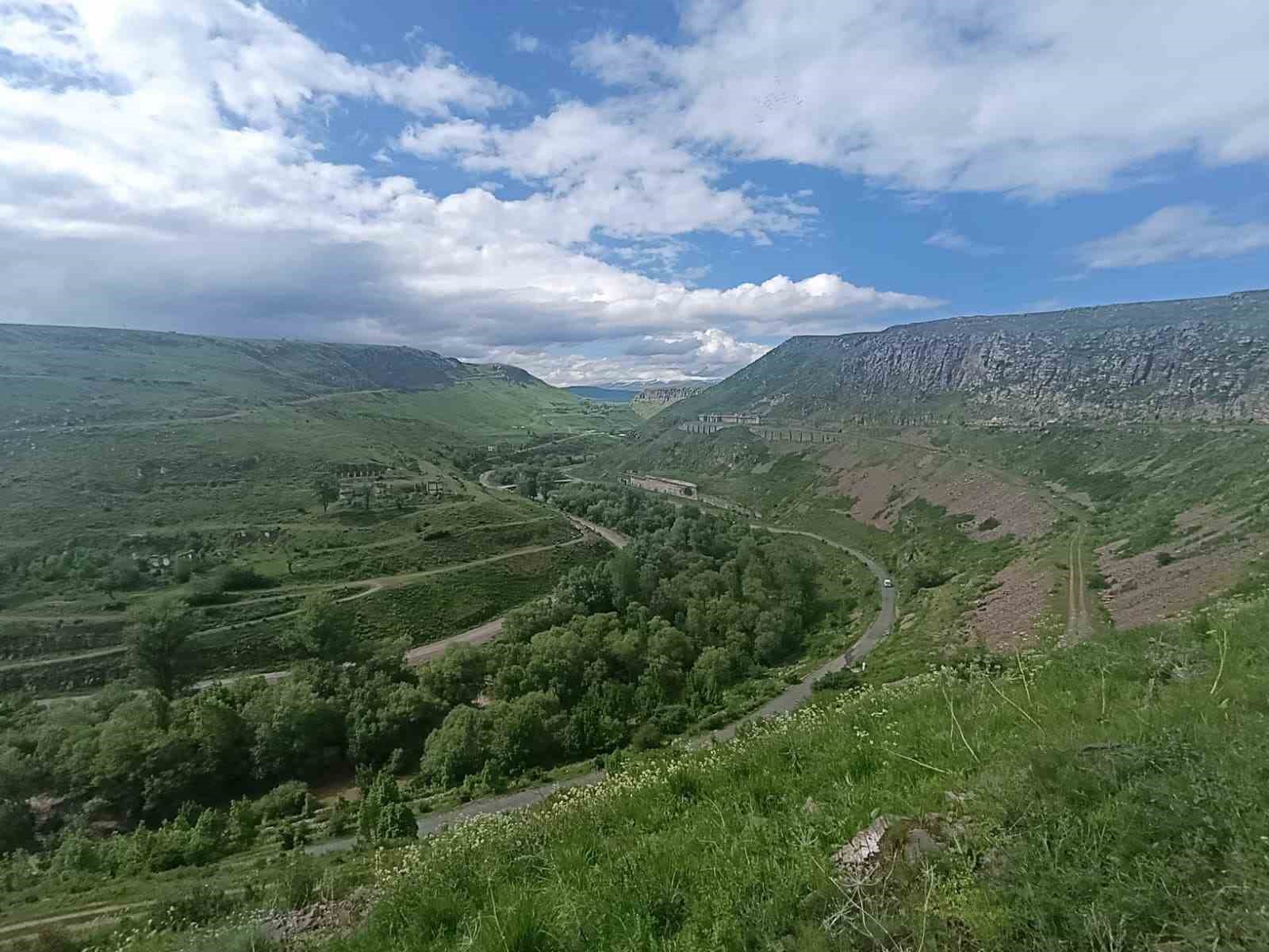 dereici-kanyonu-kars-turizmine-kazandiriliyor-atil-alan-yasam-ve-turizm-merkezi-olacak