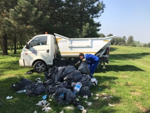 Gizli Kahramanlar Gece Gündüz Çalışarak Kartepe’yi Temizliyor