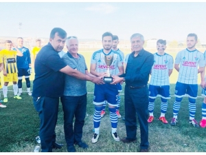 Tunçbilek’te Kupa Sevinci