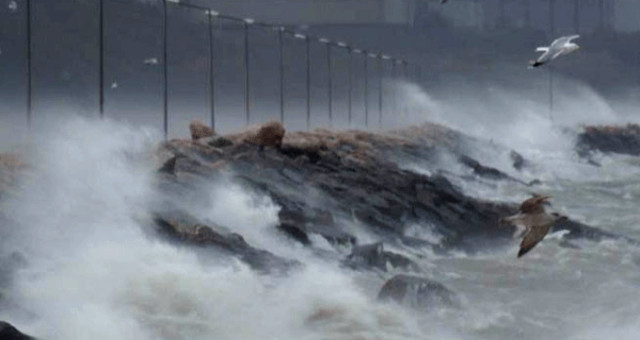 Orta Akdeniz Üzerinde Oluşan Tropik Fırtına Pazar Günü İstanbul'u Da Etkileyecek