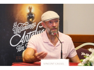 Fransız Aktörden Vincent Cassel’den Mülteci Açıklaması