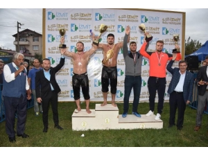 İzmit Er Meydanında Başpehlivan Faruk Akkoyun Oldu