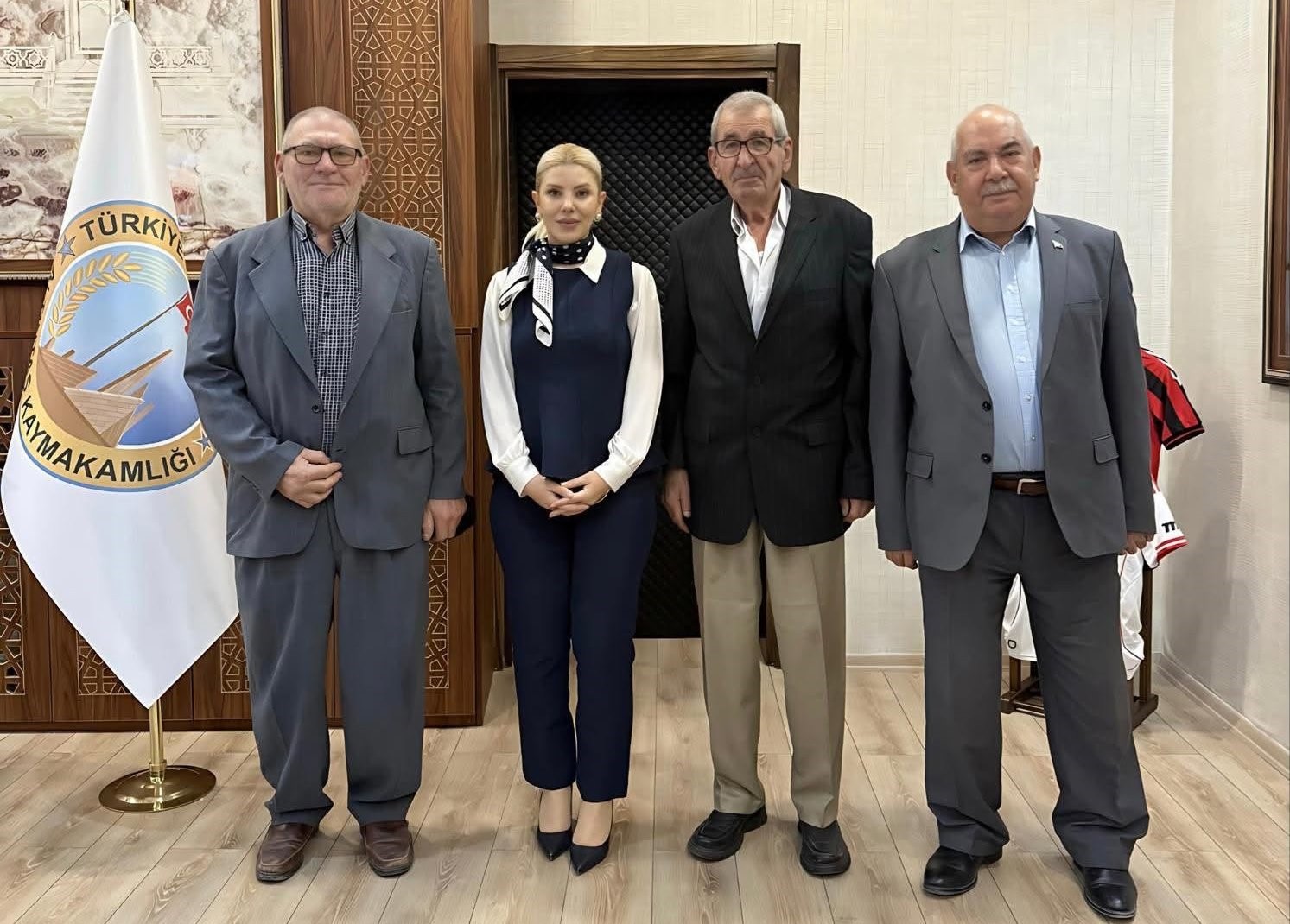 kibris-gazilerinden-kaymakam-yildirim-a-anlamli-ziyaret