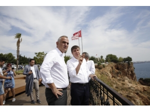 Bakan Ersoy: "Konyaaltı Sahili Antalya’ya Çok Yakıştı"