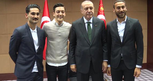 Cumhurbaşkanı Erdoğan'dan, Mesut Özil Tepkisi: Yapılanları Hazmedemedim