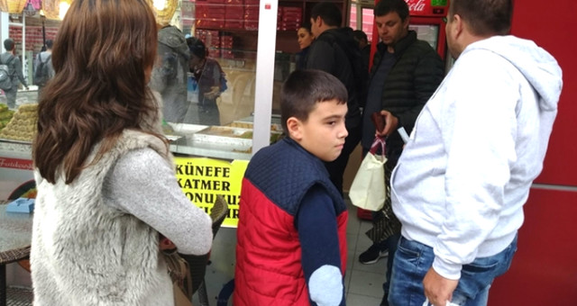 Kurdaki Dalgalanmayı Fırsat Bilen Bulgarlar, Edirne'den Kilolarca Baklava Alıyor