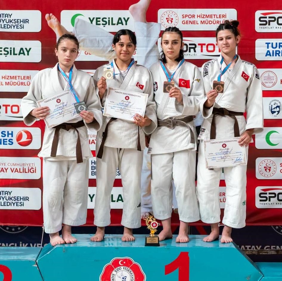 manisali-judoculardan-turkiye-sampiyonasi-nda-onemli-basari