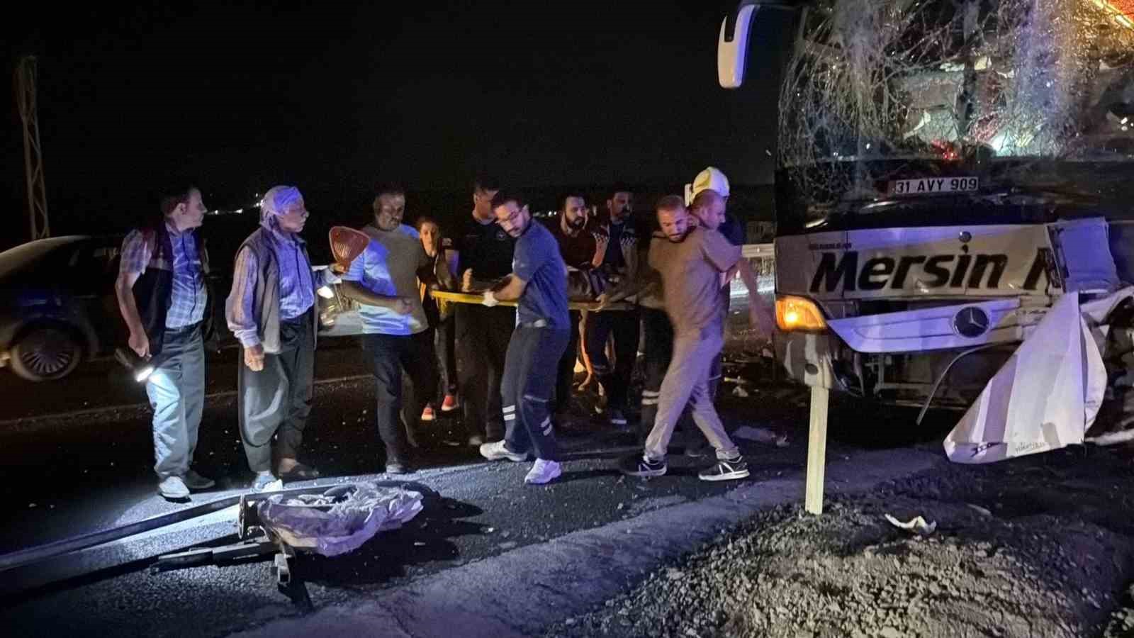 sanliurfa-da-yolcu-otobusleri-carpisti-13-yarali