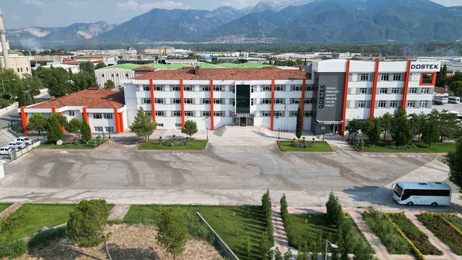 dostek-koleji-mesleki-egitimde-gelecegin-nitelikli-gucunu-yetistiriyor