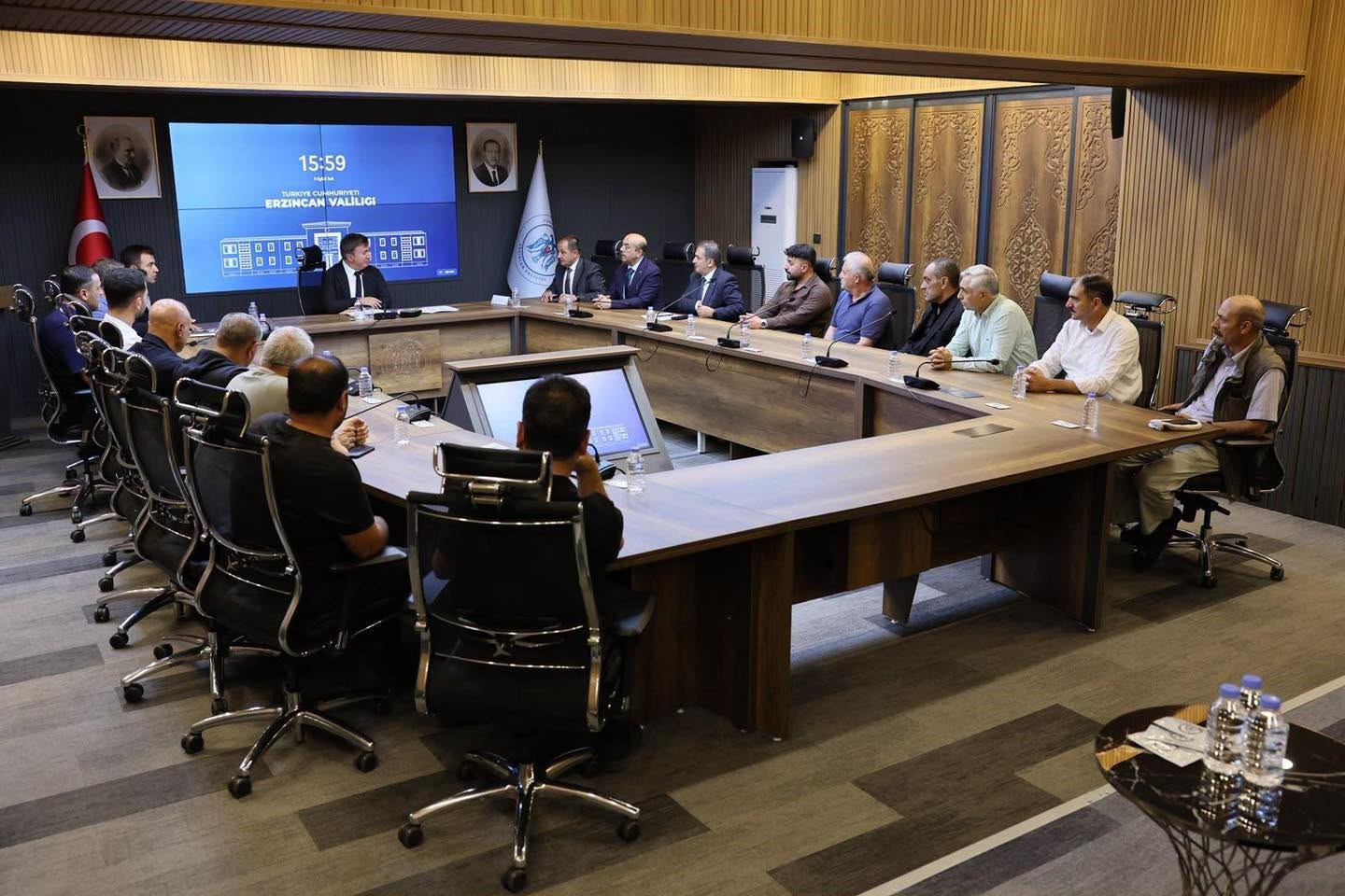 erzincan-da-tulum-peyniri-ureticileriyle-sektor-toplantisi-yapildi