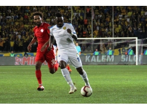 Spor Toto Süper Lig: Mke Ankaragücü: 0 - Antalyaspor: 1 (İlk Yarı)