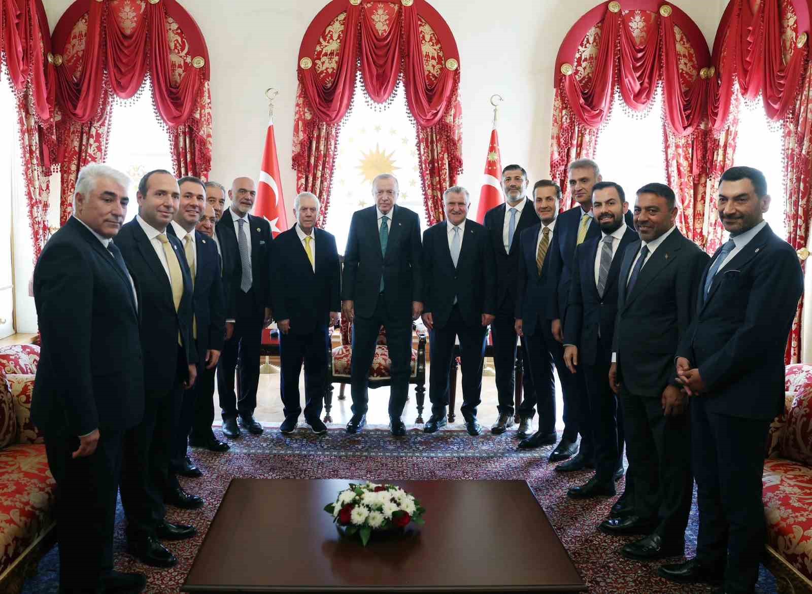 cumhurbaskani-erdogan-4-spor-kulubu-baskanini-kabul-etti