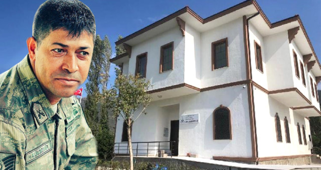 Bursa'da, Şehit Ömer Halisdemir'in Tabelasını İndiren Doktorlara Soruşturma Başlatıldı