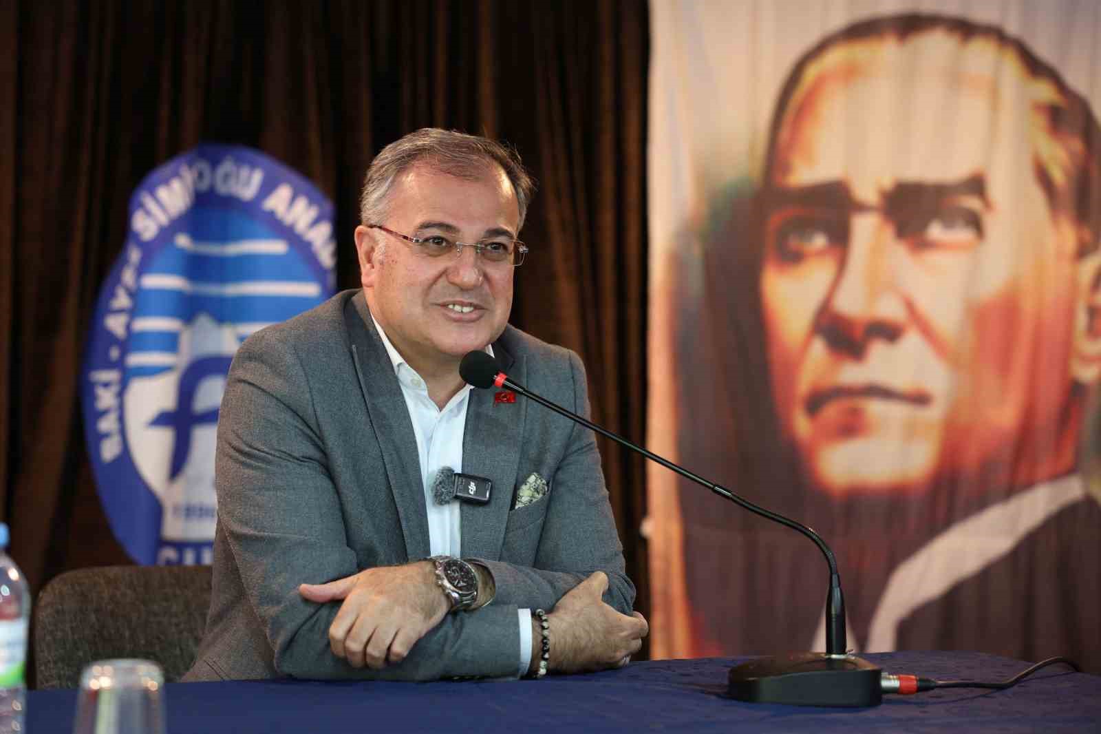 baskan-ozdogan-genclerle-bas-basa