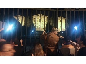 Ermenistan Başbakanı Paşinyan İstifa Edeceğini Açıkladı