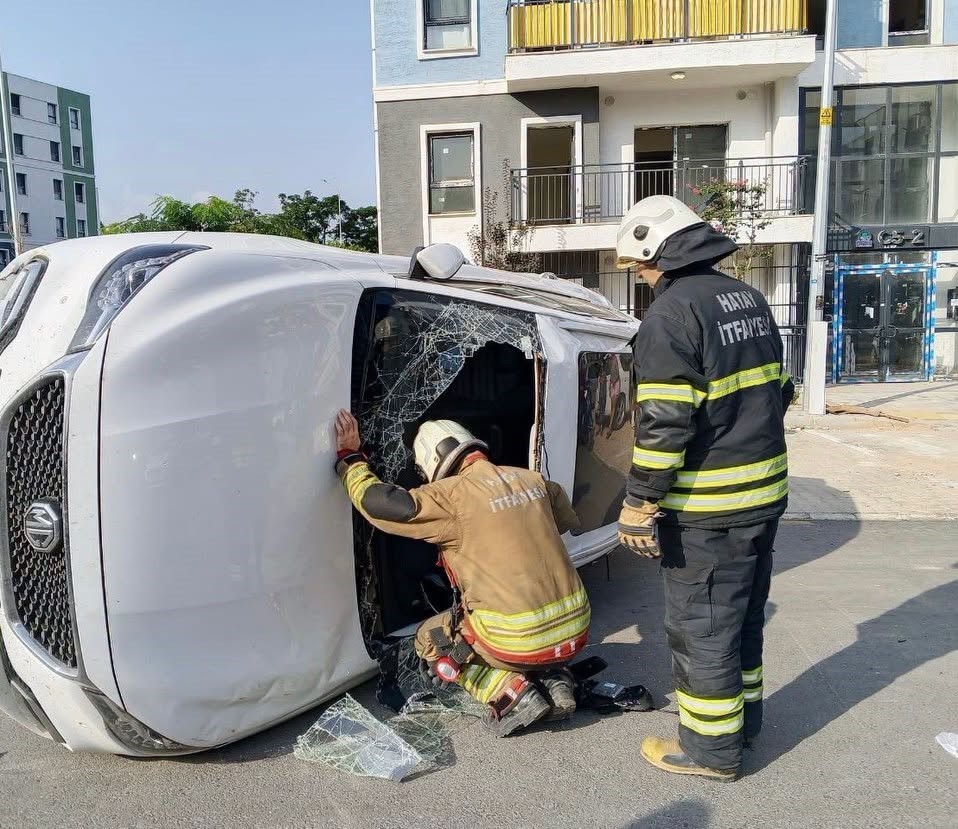iskenderun-da-trafik-kazasi-2-yarali