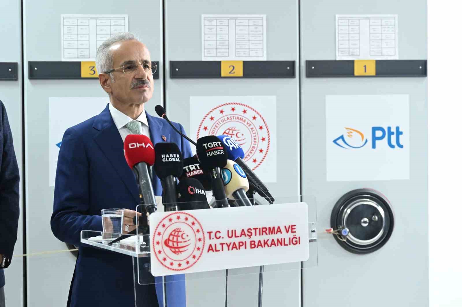 bakan-uraloglu-nato-zirvesi-anisina-hazirlanan-anma-pulu-ve-ilkgun-zarfini-tedavule-sunduk