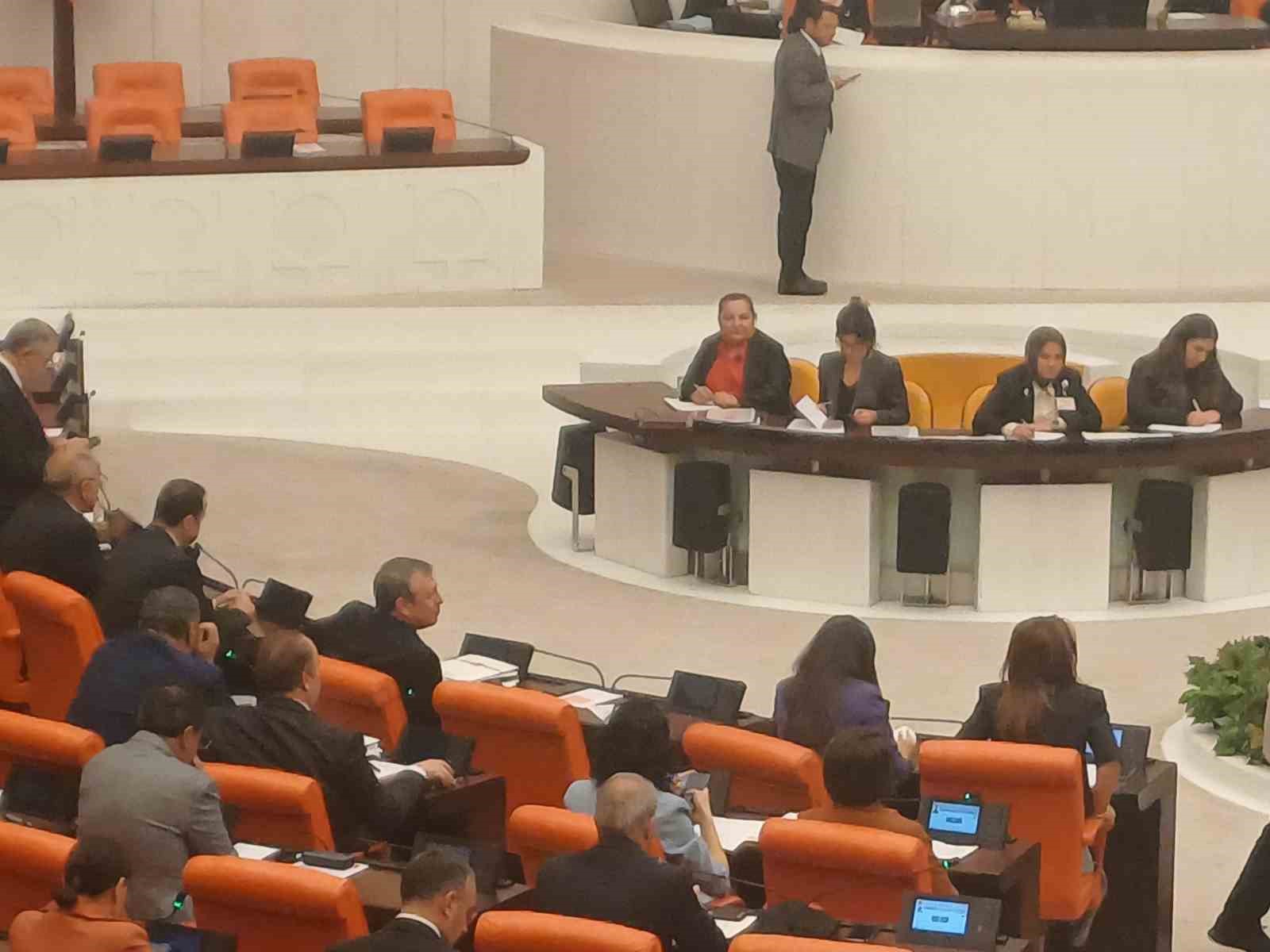 tbmm-de-oturma-duzeni-degisti