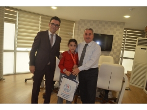 Hem Pistte Hem Gönüllerde Şampiyon