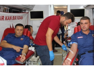 Serik’te Jandarmadan Kızılay’a Kan Bağışı