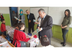 Yozgat’ta Öğrencilere Çocuk Dergisi Dağıtıldı