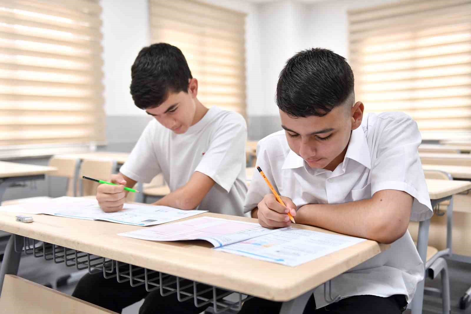 mersin-buyuksehir-belediyesi-kurs-merkezlerinden-lgs-de-basari