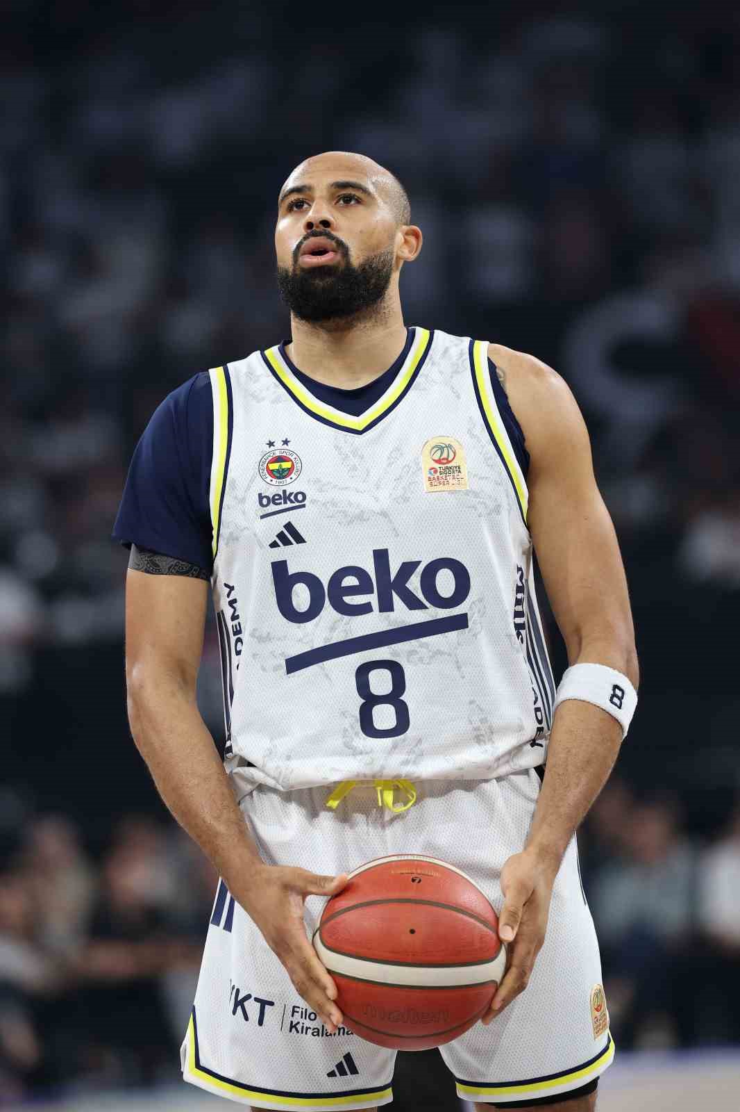 fenerbahce-talen-horton-tucker-ile-sozlesme-yeniledi