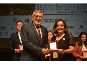 Anadolu Üniversitesinden, İnönü Belediyesine Teşekkür Plaketi