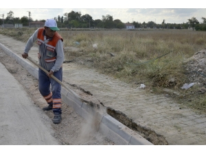 Kırsalda Ve Merkezde Çalışmalar Sürüyor