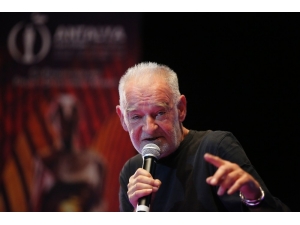 Macar Yönetmen Bela Tarr: "Bir Filmi Çekmeden 2 Yıl Avcılık Yapıyorum"