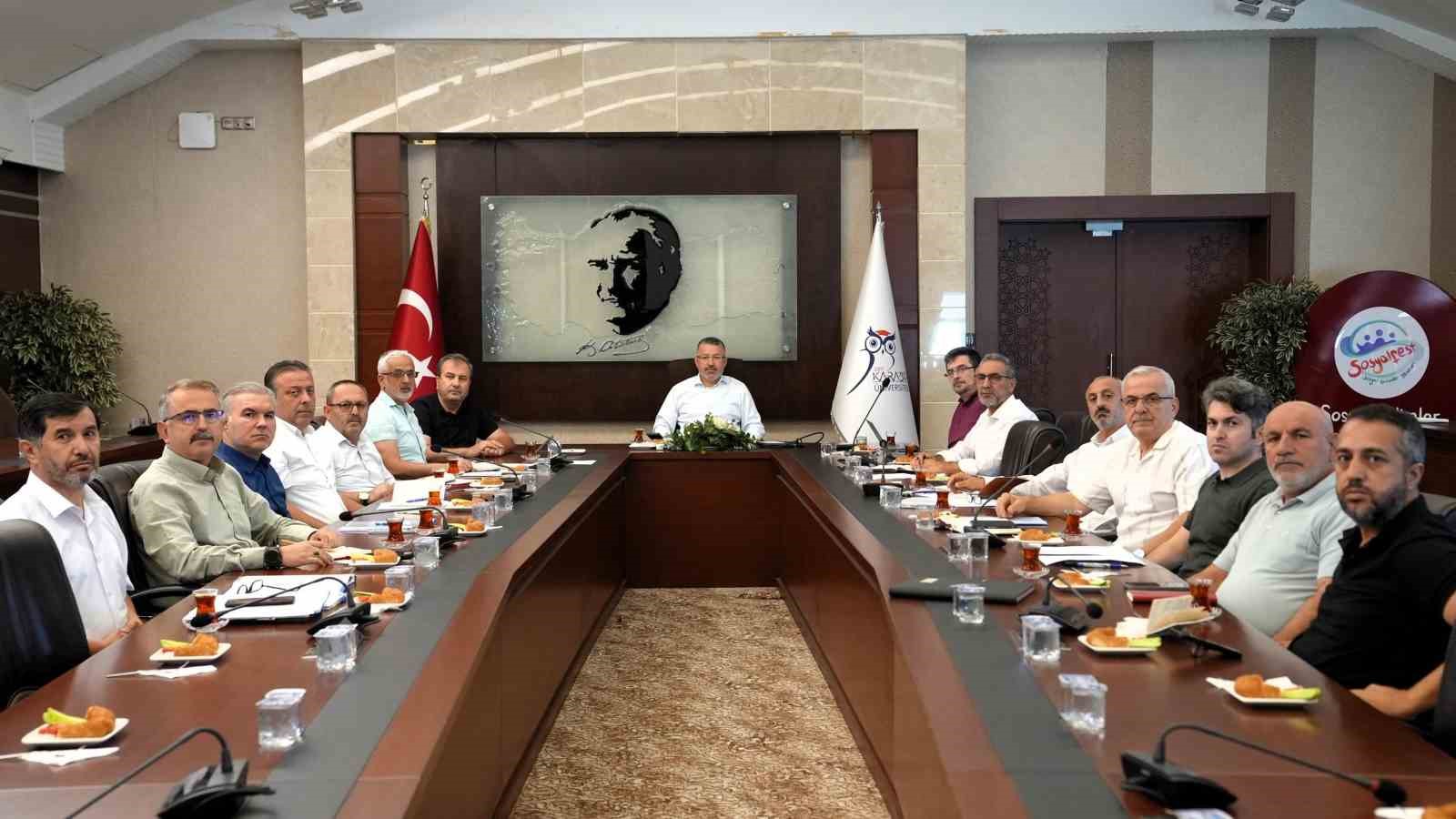 kbu-yeni-donemin-yol-haritasi-degerlendirildi