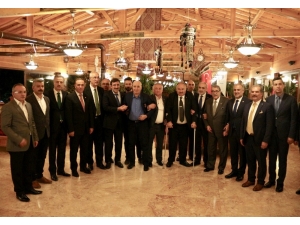 Cumhurbaşkanı Başdanışmanı Topçu Akşam Yemeğinde Gazilerle Bir Araya Geldi