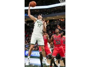 Ersan’lı Milwaukee Bucks, Chicago Bulls’u 116-82 Yendi